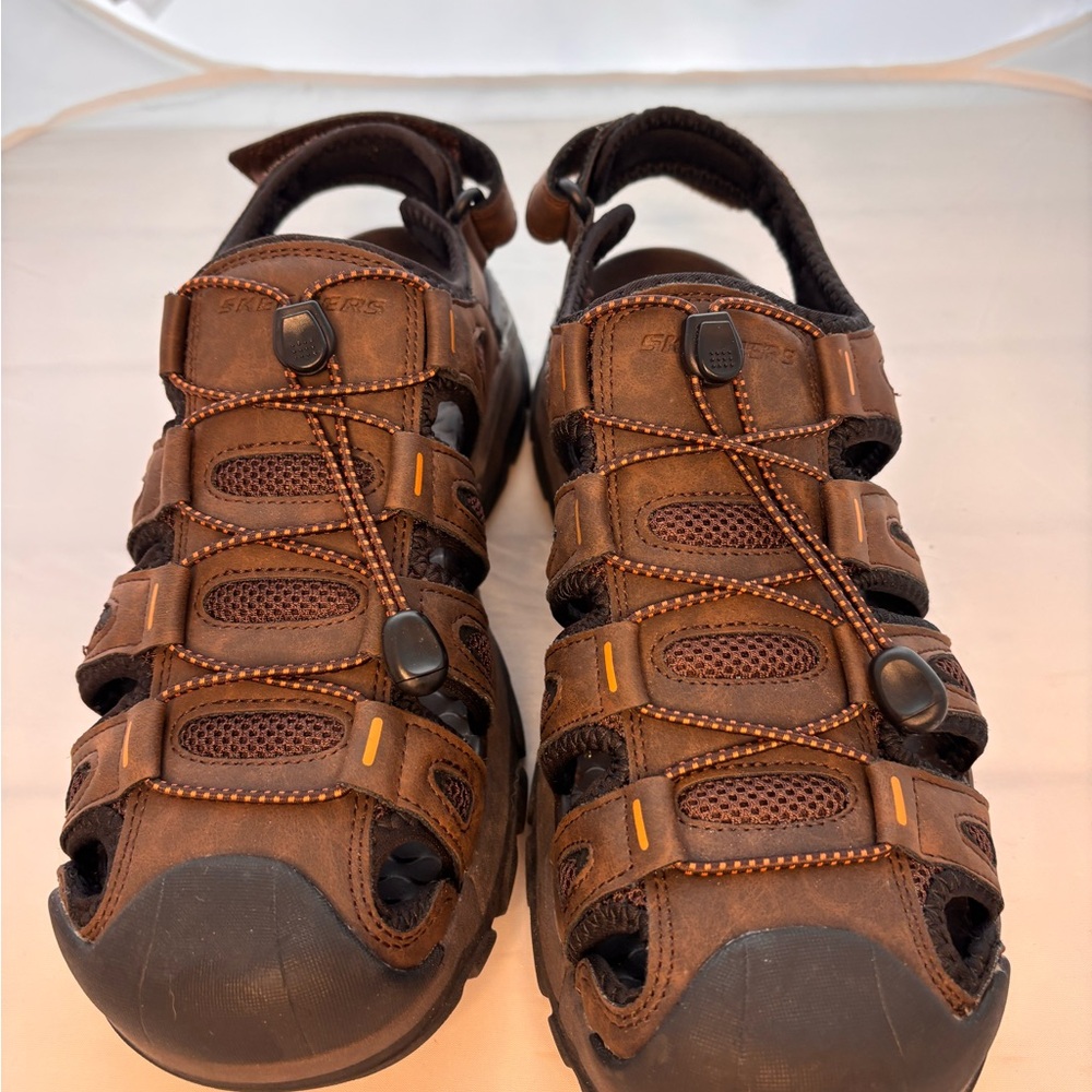 Skechers womens Brown Leather-Closed-Toe Sport Sandals size 9